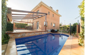 HomeHolidaysRentals Royal